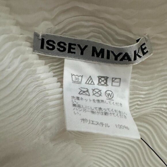 Issey Miyake Chiffon Twist Top in White - Picture 3 of 4